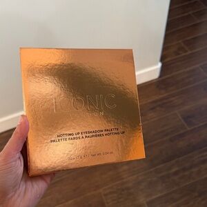 ICONIC London Hottin' Up Palette in Shimmering Gold